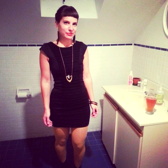 The perfect mia melon little black dress - Picture 4 of 5